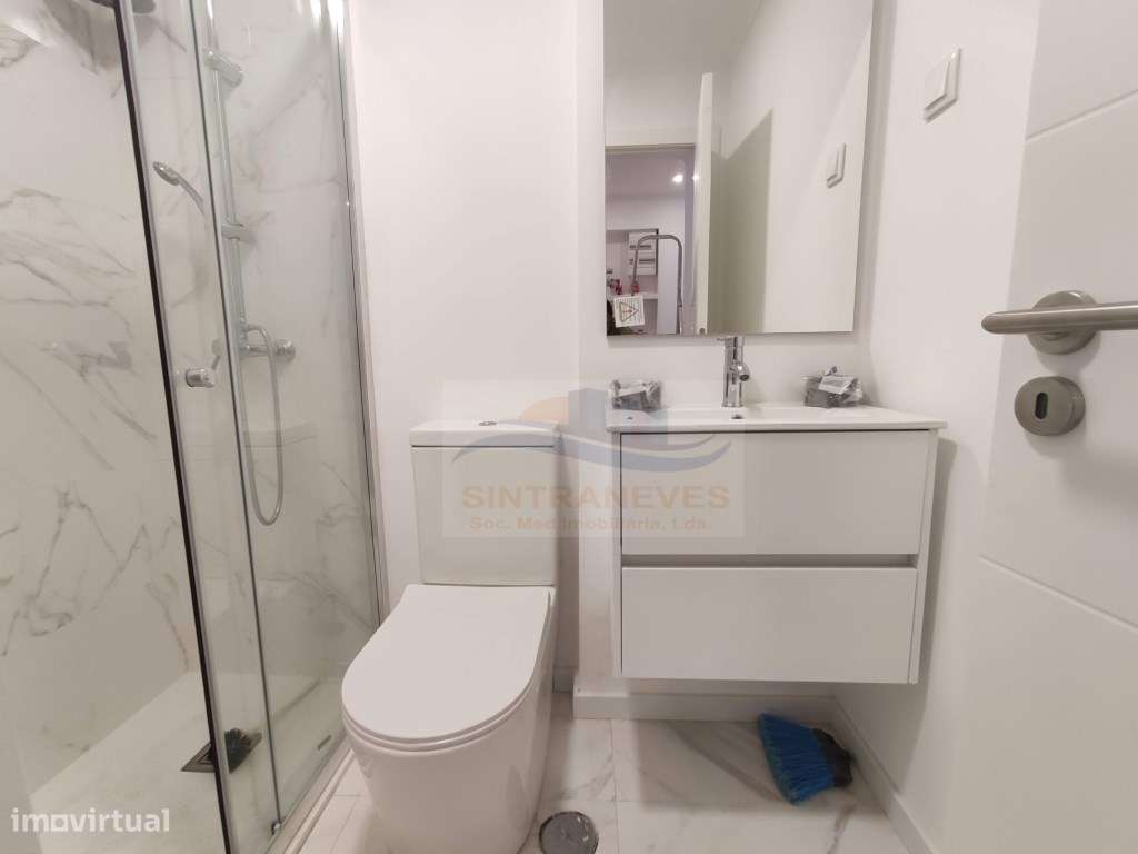 T2 com terraço, totalmente remodelado-13