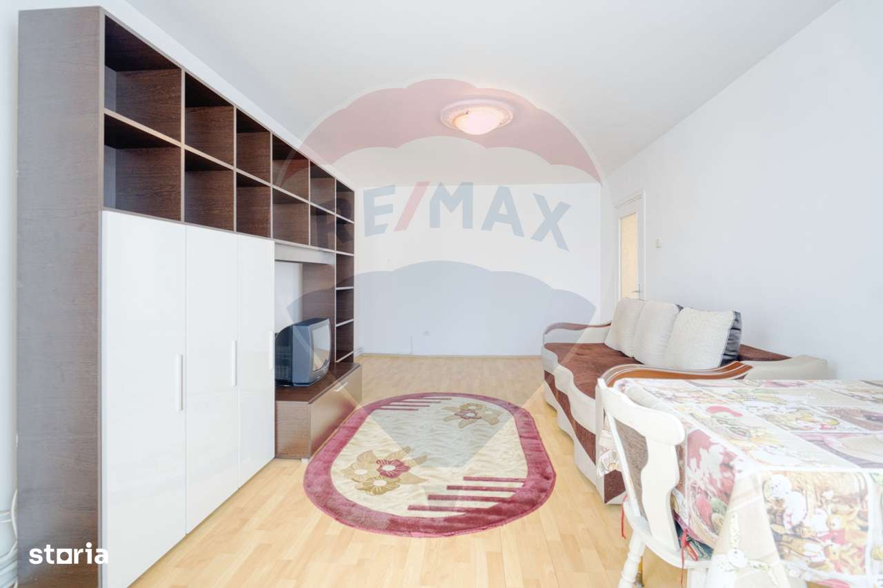 Apartament 3 camere + loc parcare Zona Tractorul - Imagine principală: 2/13
