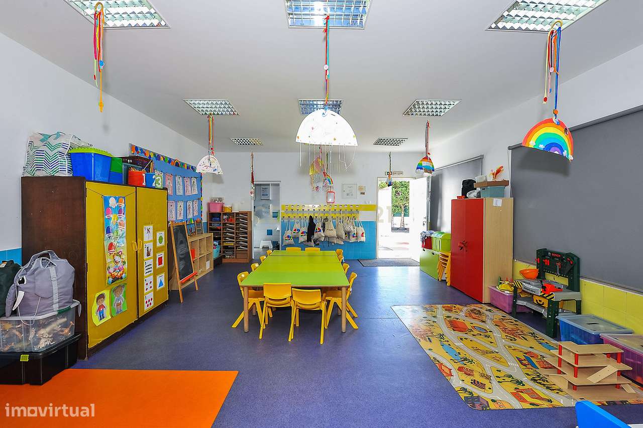 Imóvel com negócio (colégio)– Centro da Parede, Cascais-41