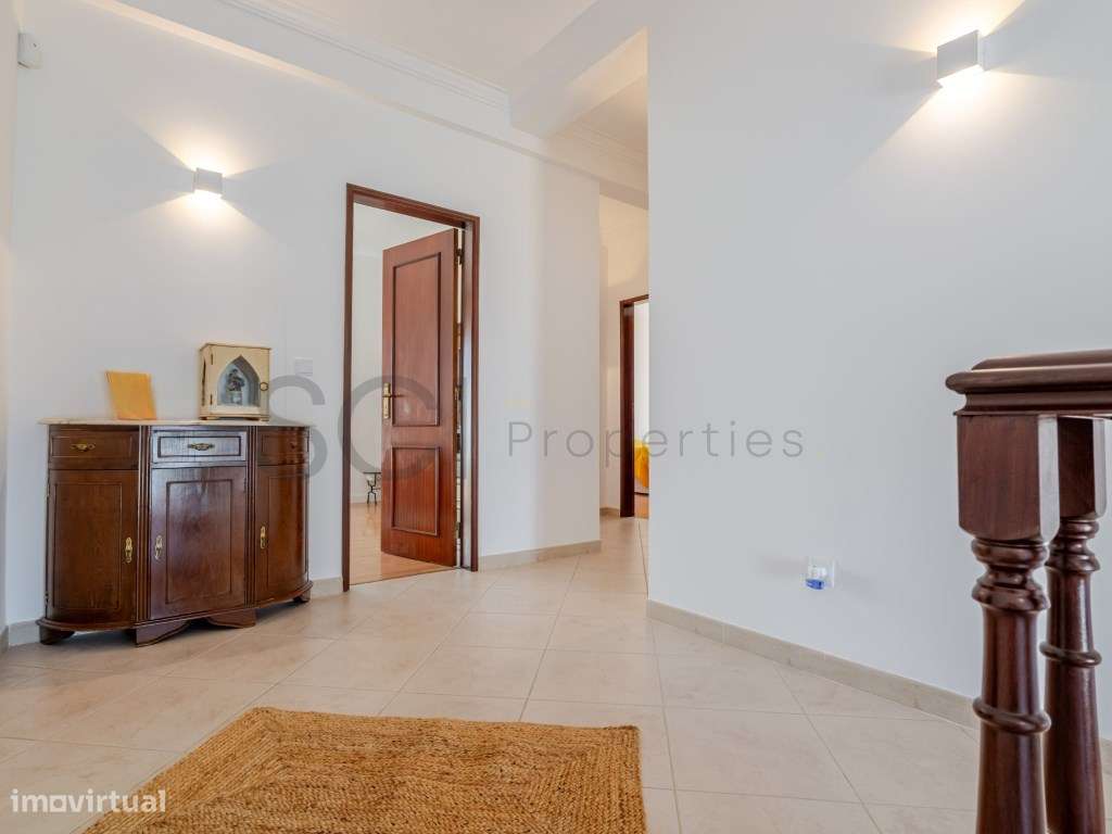 Moradia T5 Independente com Garagem em Fernão Ferro-21