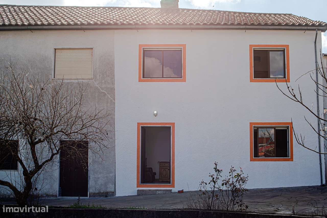 Moradia T3 com Garagem em Pousafoles, aldeia perto de Castelo Branco - Grande imagem: 4/40