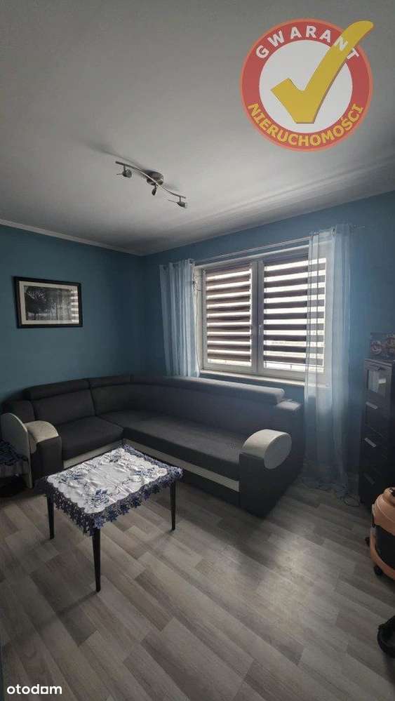 Dom na nowym osiedlu domków jednorodzinnych.-6