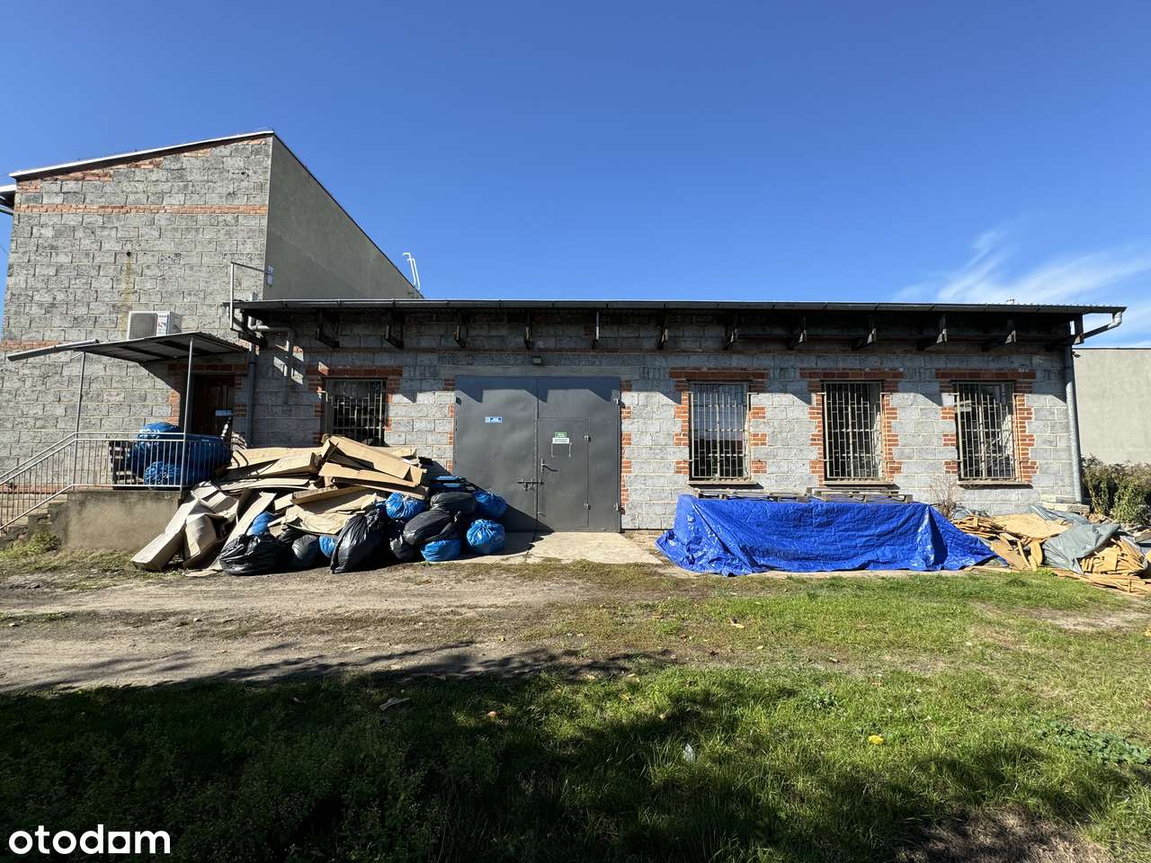 Barnów - hala magazynowo-produkcyjna plus biuro i duży teren-0