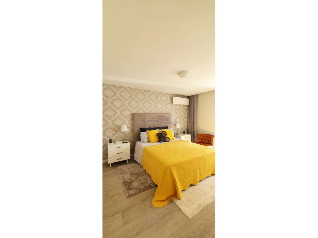 T3 de luxo e requinte com 3 WCS e Garagem nas Lezírias do Infantado-21