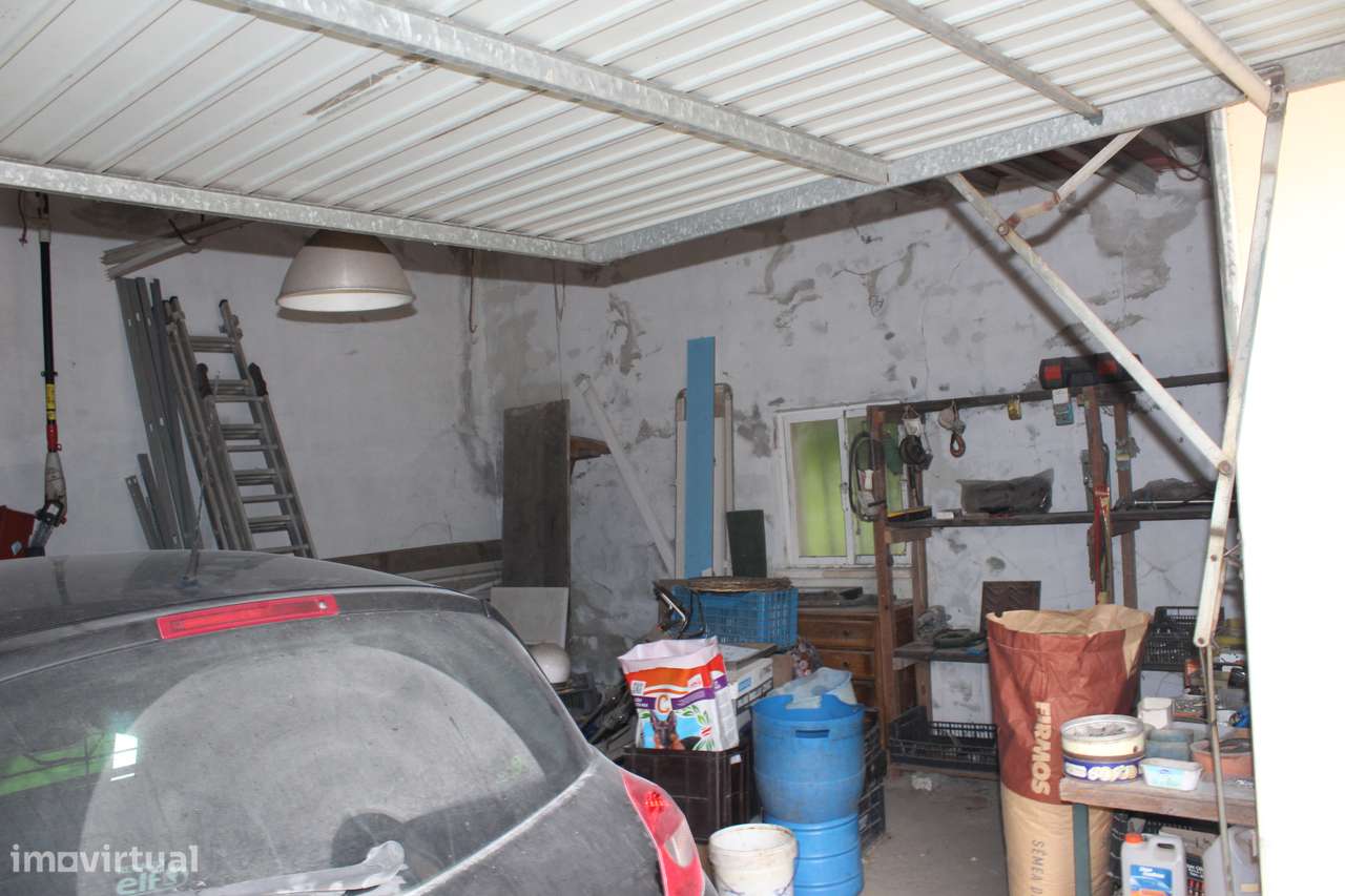 Moradia T2 +Anexos e garagem Lote 2500 m2-22