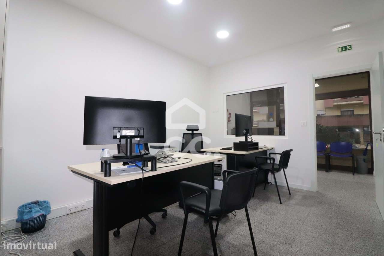 Espaço comercial remodelado  na Urbanização do Loreto! - Grande imagem: 4/15