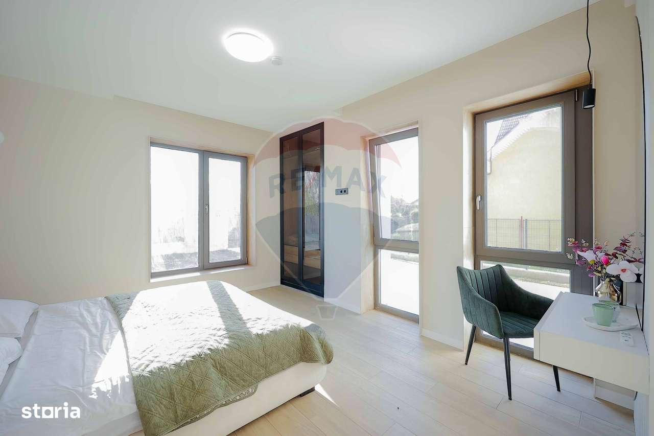 De vânzare Vilă cu 8 camere în Sânmartin, 290 mp util, teren 1100 mp-12