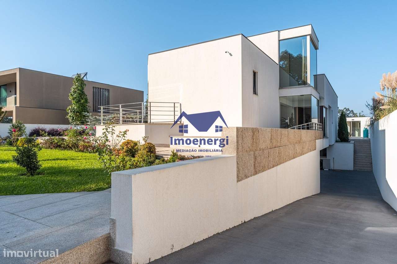 Excelente Moradia T4 de Luxo – 4 Frentes - Argivai-29