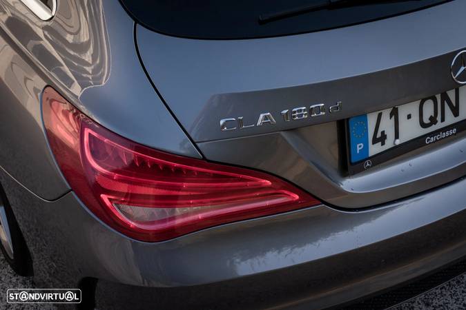 Mercedes-Benz CLA 180 d Shooting Brake AMG Line - 5