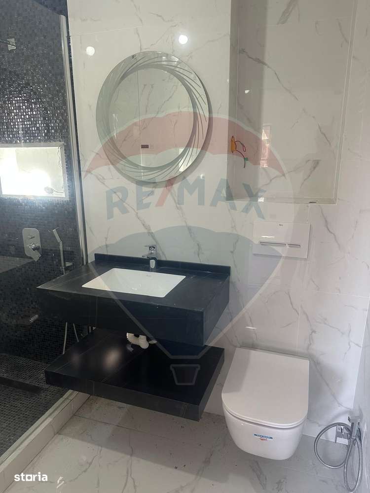 VANZARE Apartament cu 3 camere in zona Dacia-16