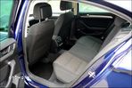 Volkswagen Passat 2.0 TDI SCR Comfortline - 22