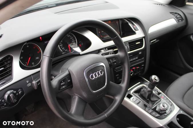 Audi A4 Avant 2.0 TDI DPF Attraction - 5