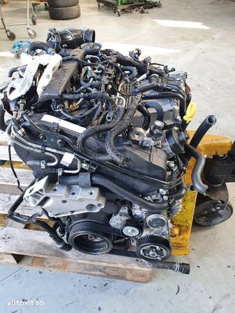 Injectoare, pompa, rampa injectie VW Motor 2.0 TDI cod motor: DFF - 3