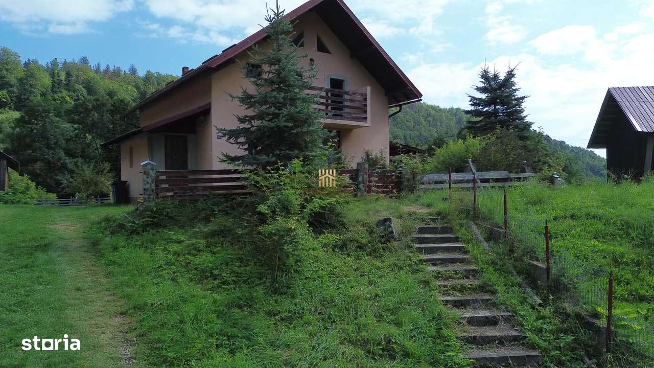 Casuta de Sub Padure In Bucovina De vanzare - Imagine principală: 5/20