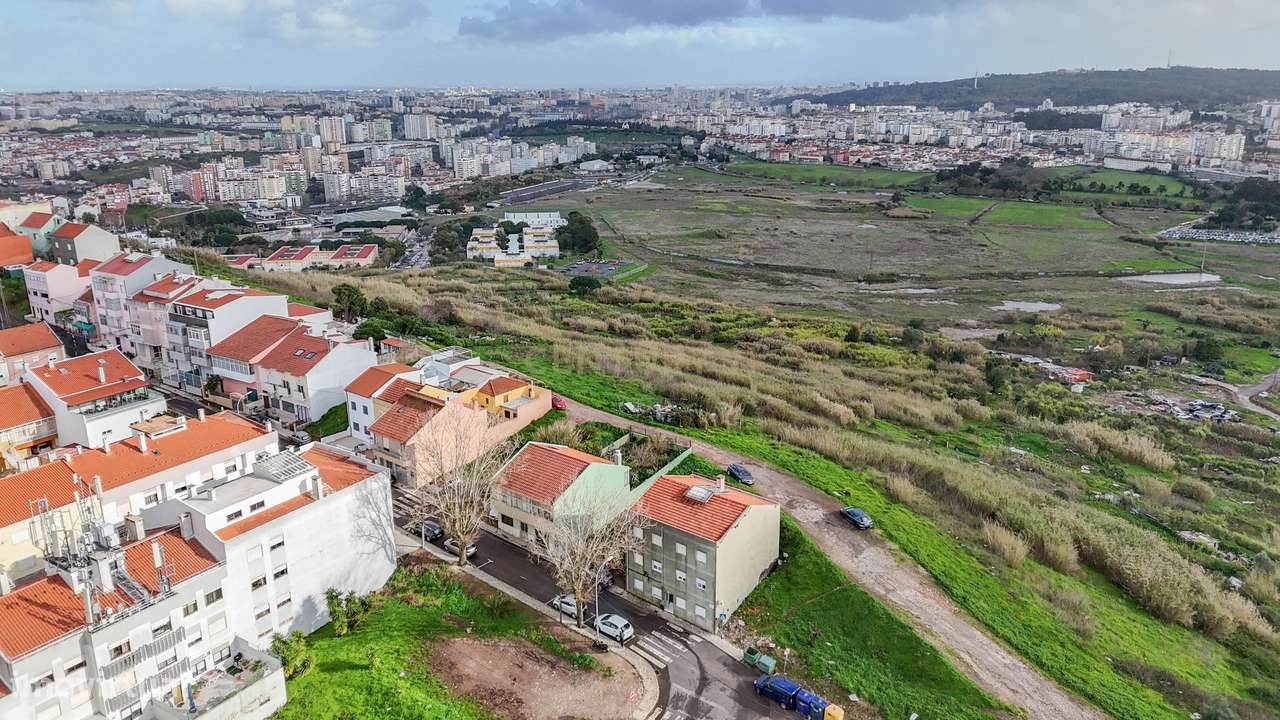 Prédio com Rentabilidade na Brandoa - Amadora-16