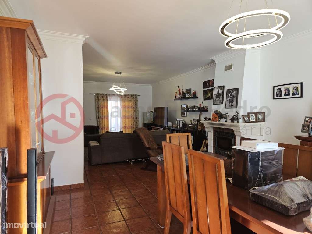 Moradia em Banda T3 com Excelentes Áreas em Sarilhos Pequenos - Grande imagem: 5/31