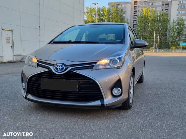 Toyota Yaris 1.5 VVT-i HSD Sol - 1