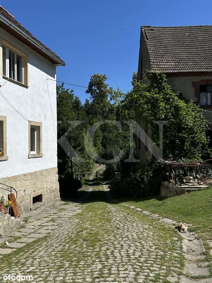 Urokliwy dom z zabudowaniami k. Złotoryi.-3