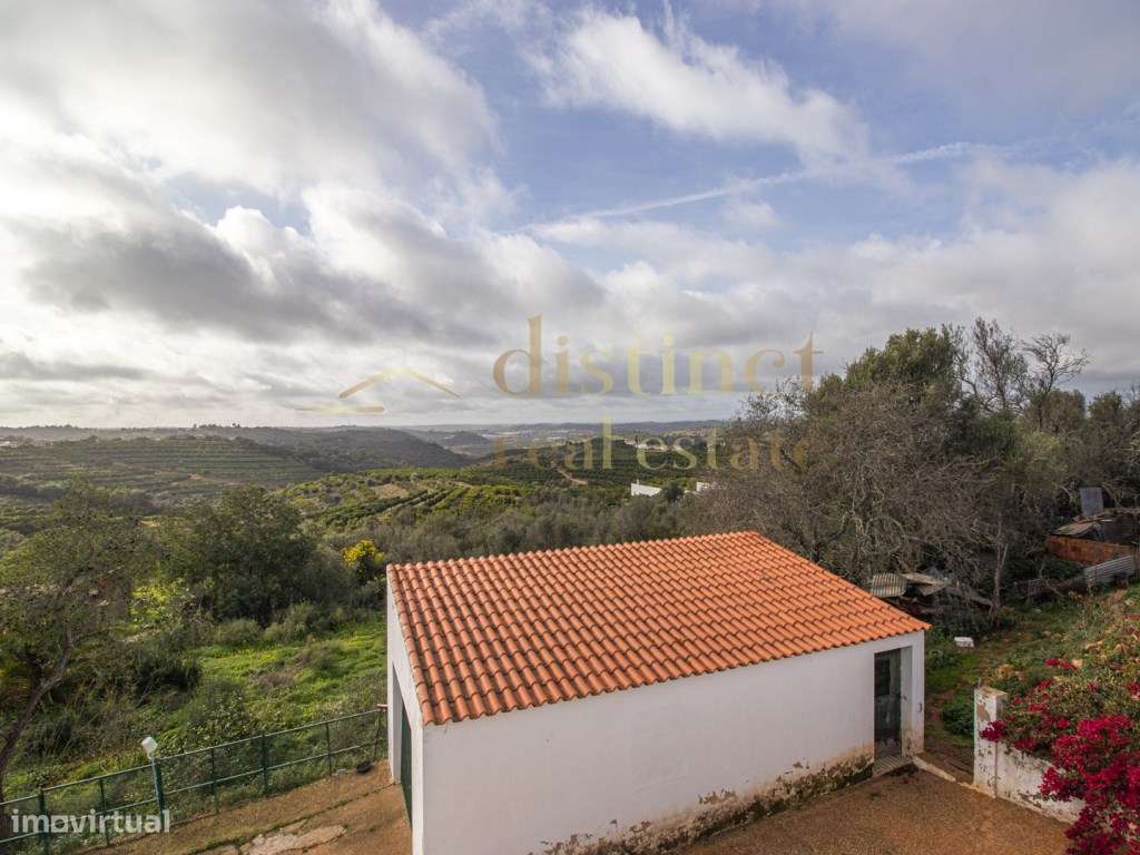 Casa de campo térrea com a necessidade de algumas obras num terreno...-25