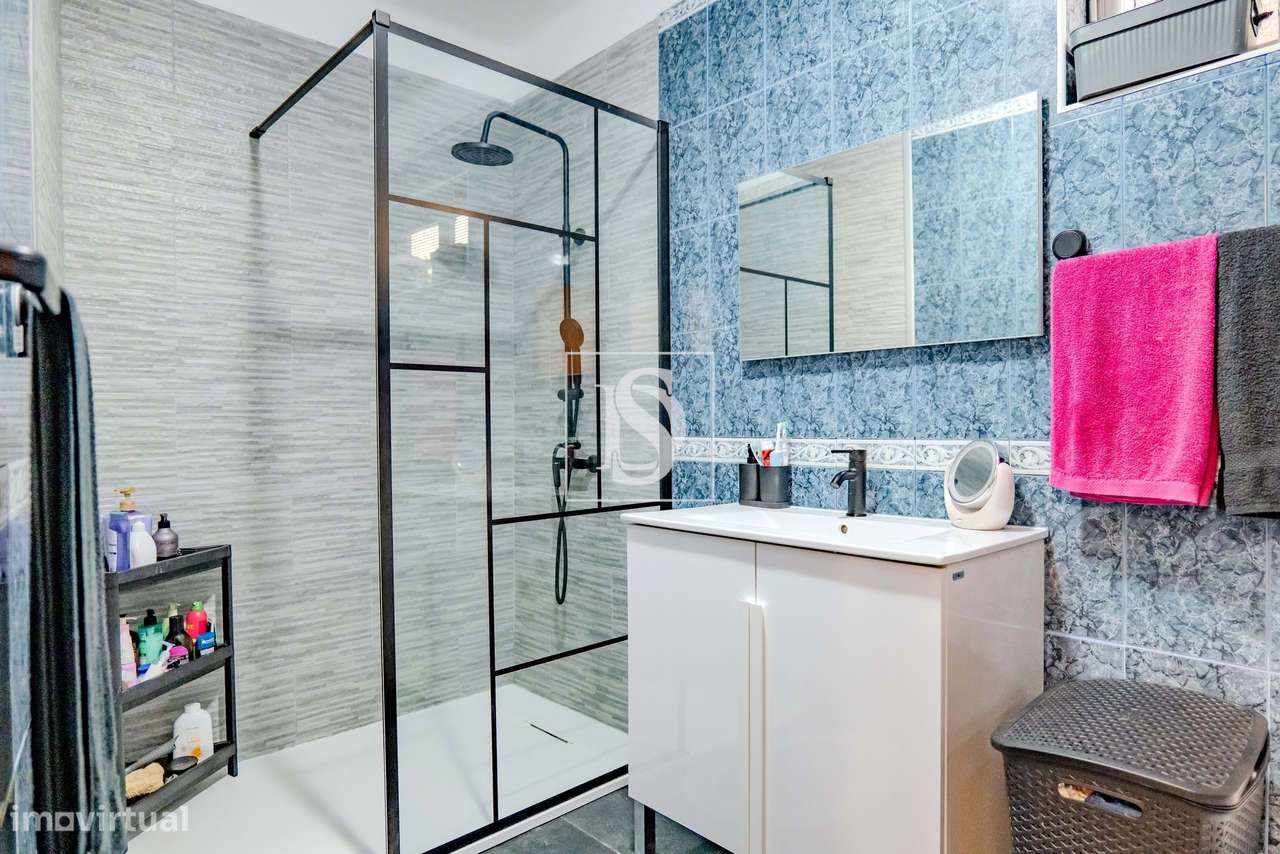 Moradia Renovada com Terraço e Vista Campo em Lamarosa-10