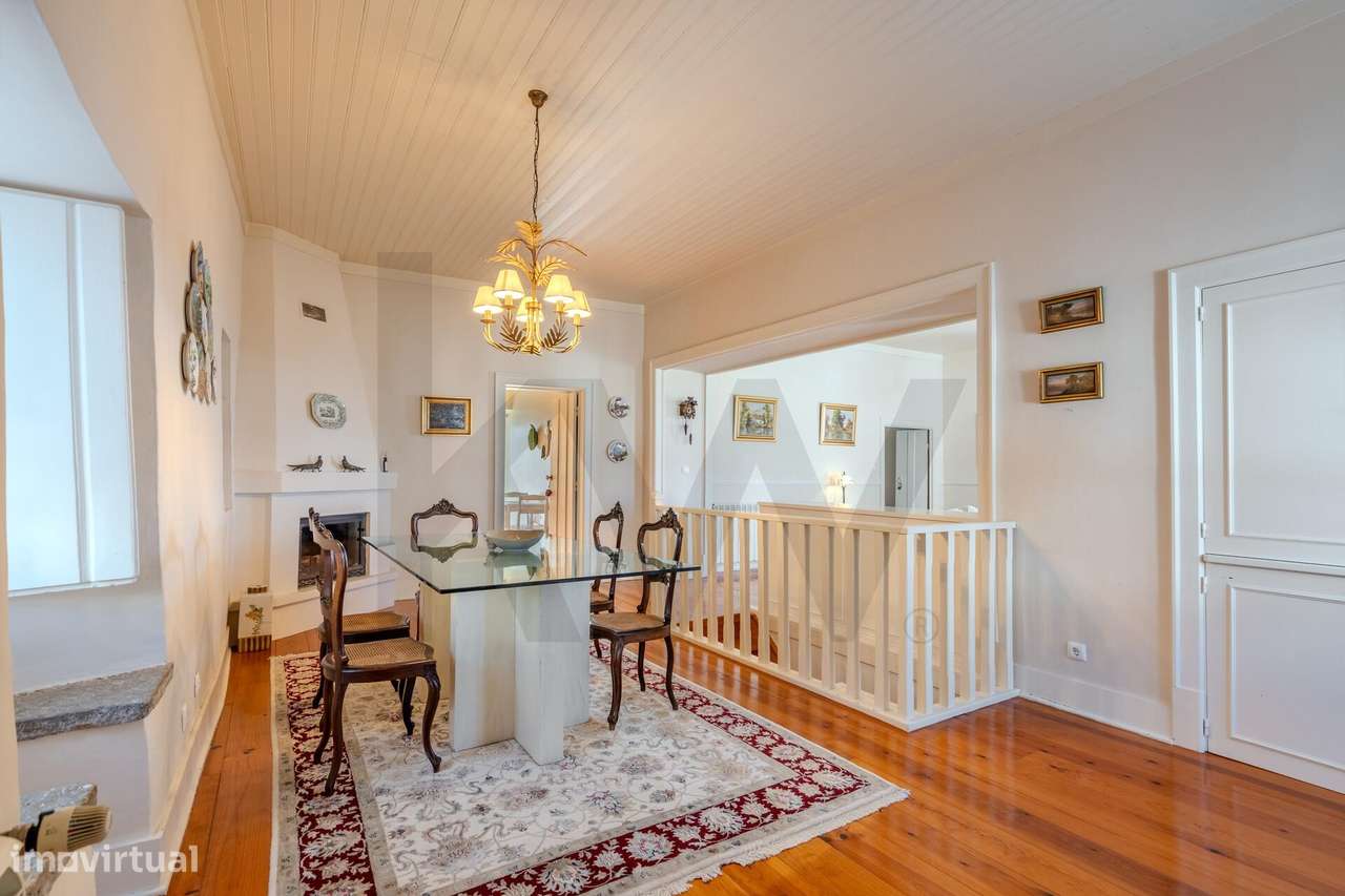 Moradia Tradicional T4 com Suite, Terraço e Vista Mar em Colares, Sint - Grande imagem: 4/40