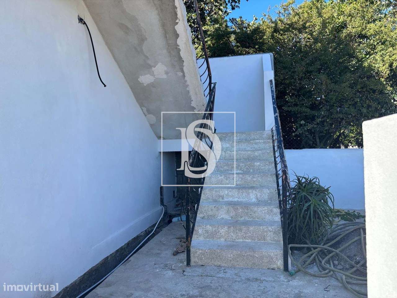 Andar Moradia T2+1 em Barroselas totalmente renovado (R/C)  com quinta-5