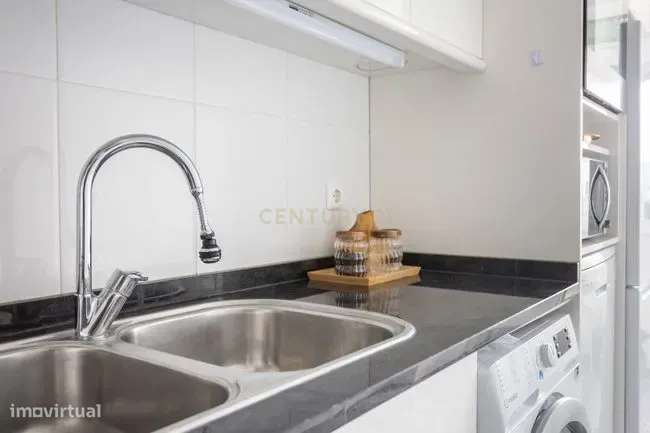 APARTAMENTO | 2 Quartos | 1 Casa de Banho | Renovado | Arrecadação | �-9