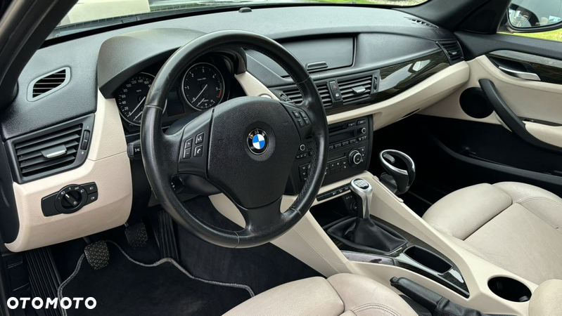 BMW X1 xDrive18d xLine - 17