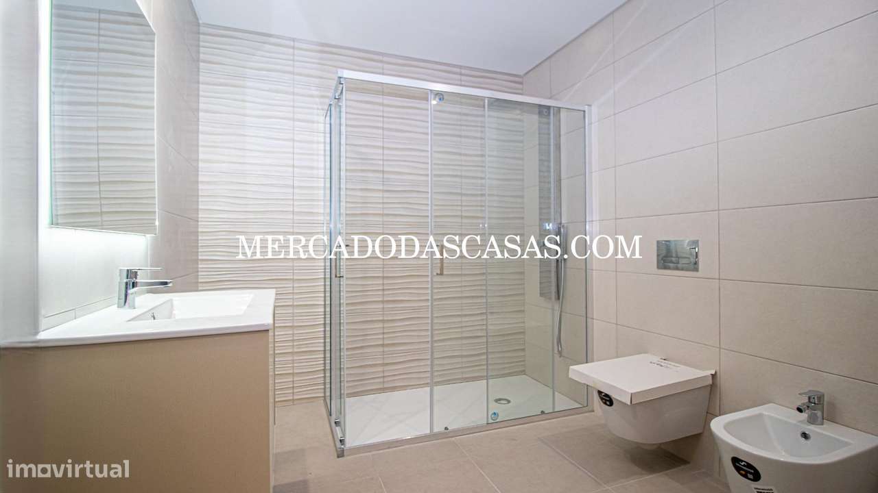 Moradia T3 em Lobão, muita luz e amplitude-13