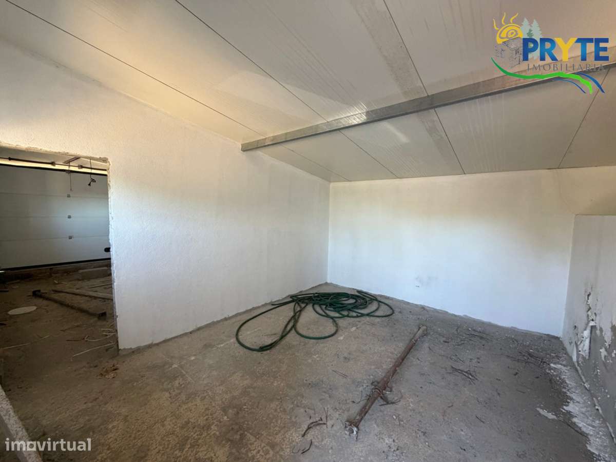 Quinta com moradia T3 , anexos e ruínas em Pedrógão Grande-45