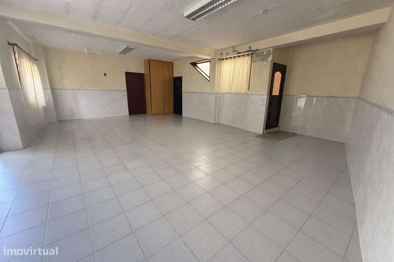 Moradia T3 | Terraço | Box 4 Carros | Varanda | Jovim | Exclusivo-40