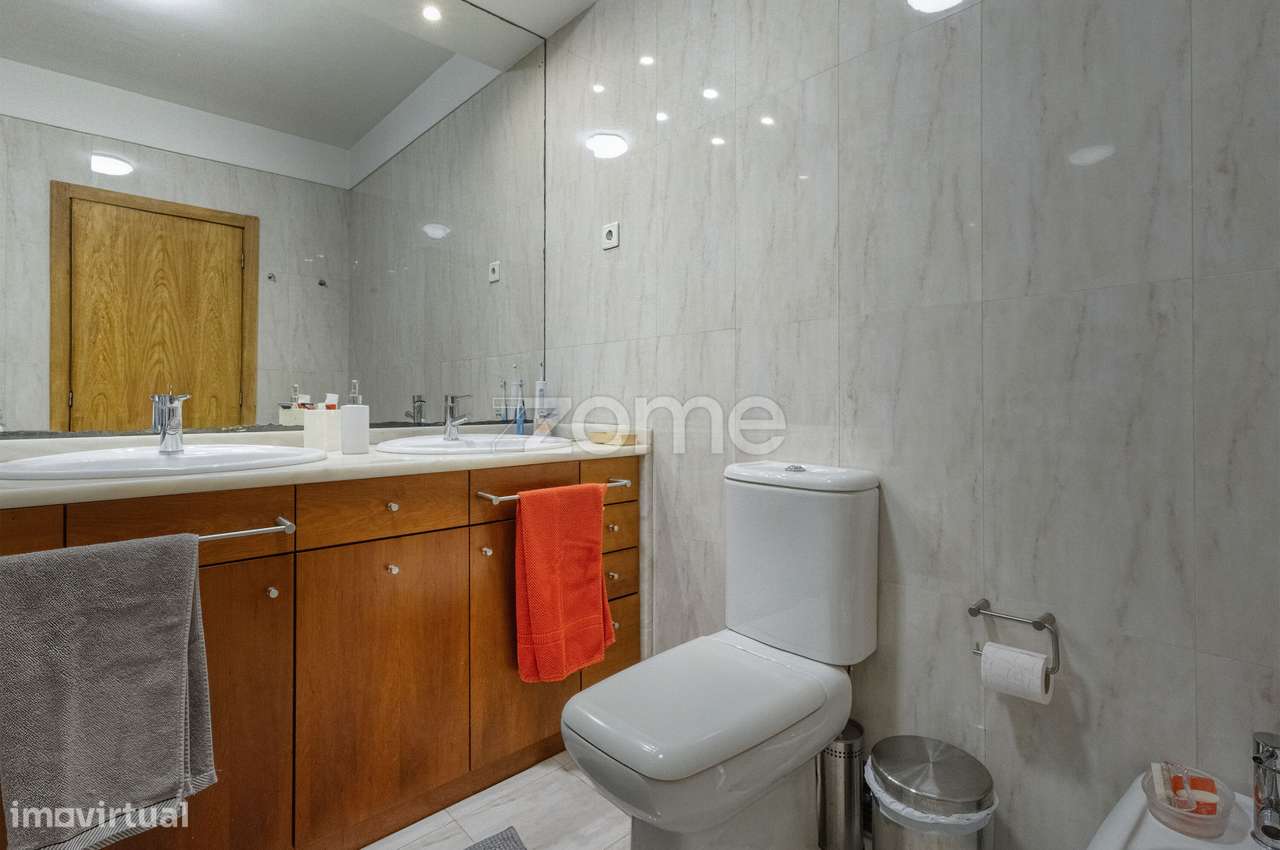 Moradia T4 com 4 suítes, na Rua Gomes Teixeira, Matosinhos-40