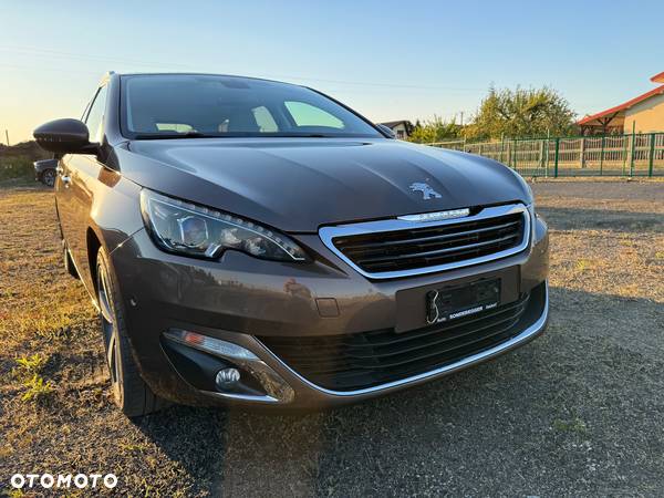 Peugeot 308 1.2 PureTech GPF Active Pack Business S&S EAT8 - 23