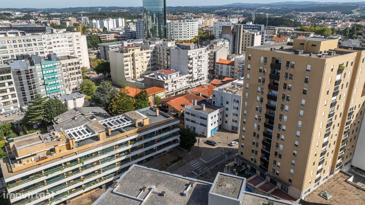 Moradia T3 no Centro da Maia –A 2 Min. do Metro Jardim, Garagem para 2-36