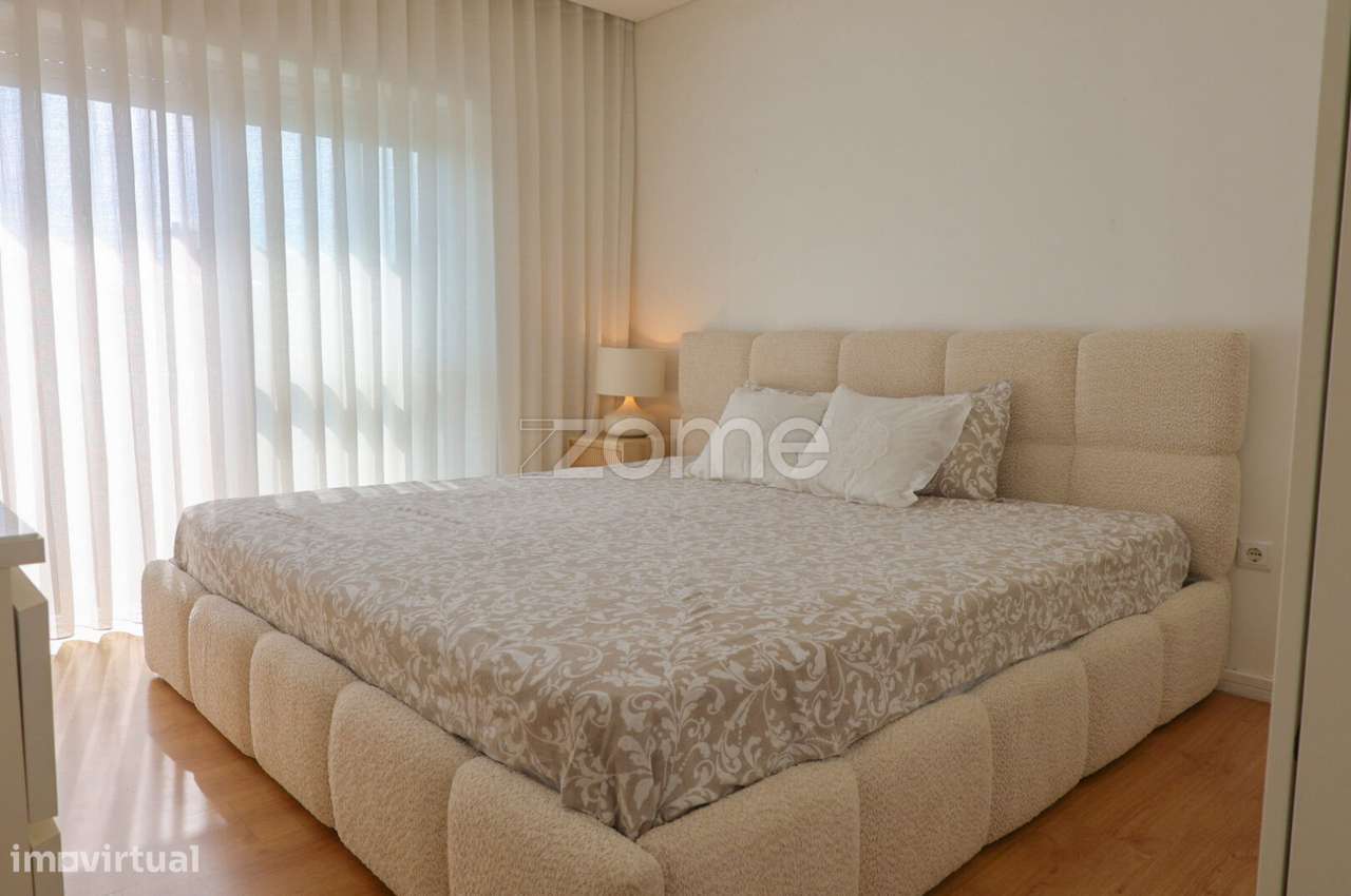 Apartamento T2 renovado localizado no centro da Póvoa de Varzim-14