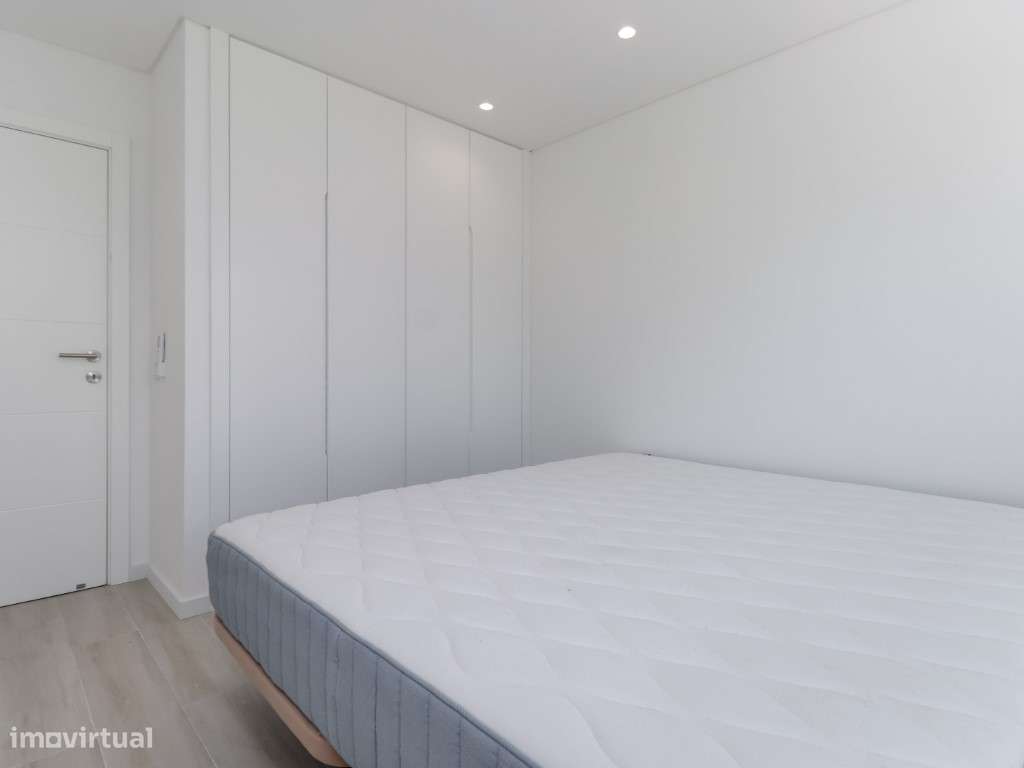 Moradia T4+1 Nova com Piscina Aquecida e Ginásio em Vidro Luxo, Con...-11