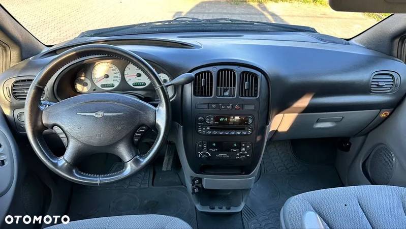 Chrysler Grand Voyager - 20