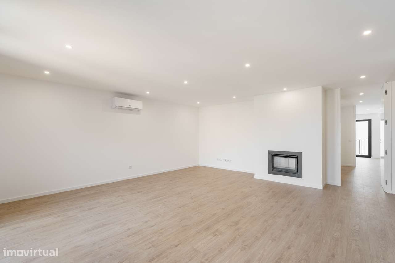 Exclusivo T3 Novo no Último Piso | 196 m² | Duas Frentes-18