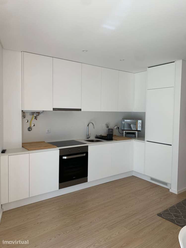 Apartamento T0 Novo com Varanda e Garagem - Leça da Palmeira-0