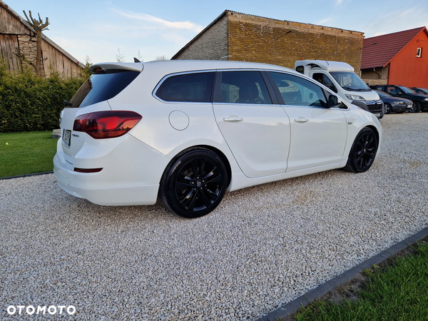 Opel Astra 1.6 Turbo Sports Tourer - 12