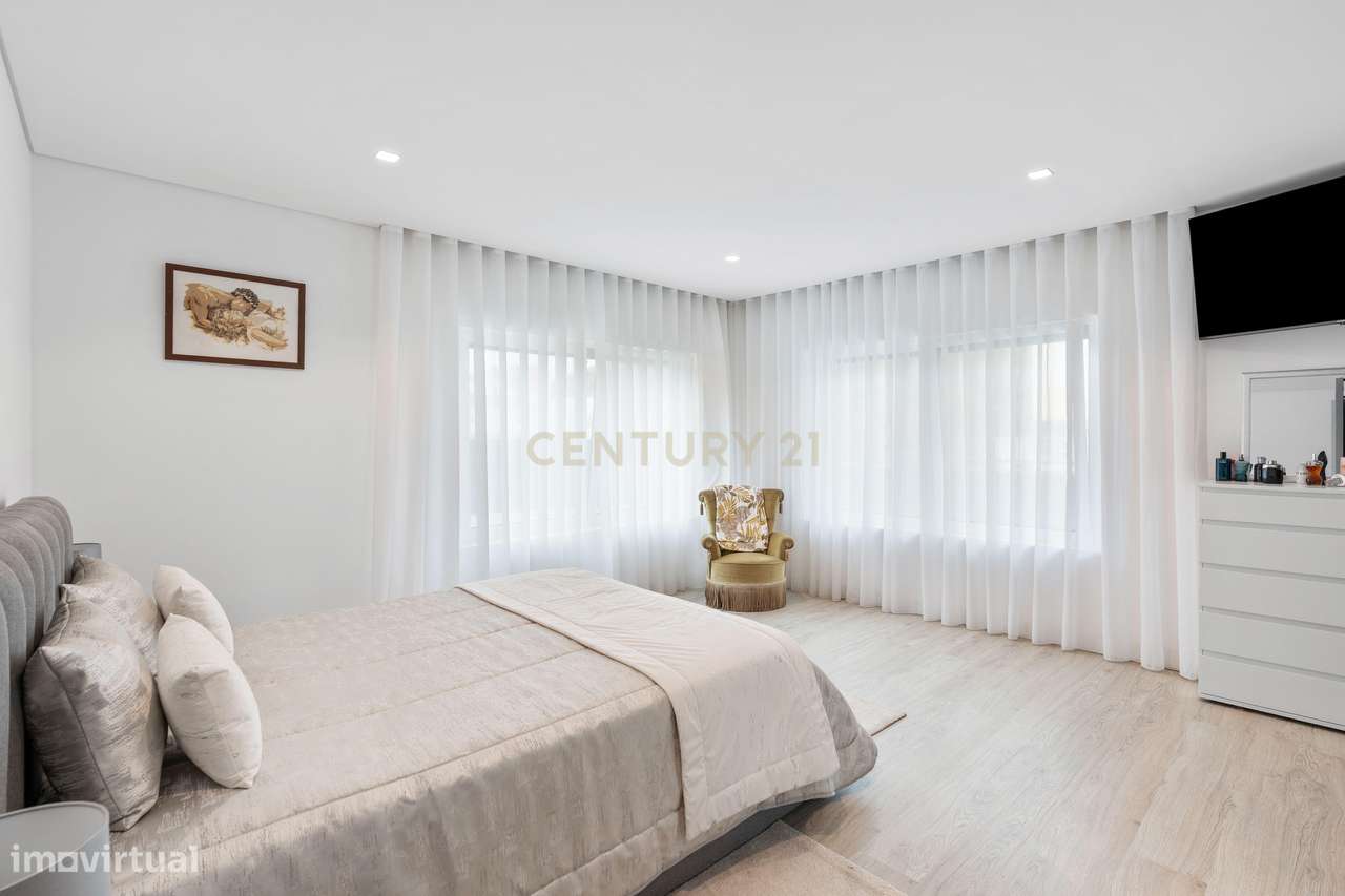 MORADIA Isolada com entradas Independentes.-19