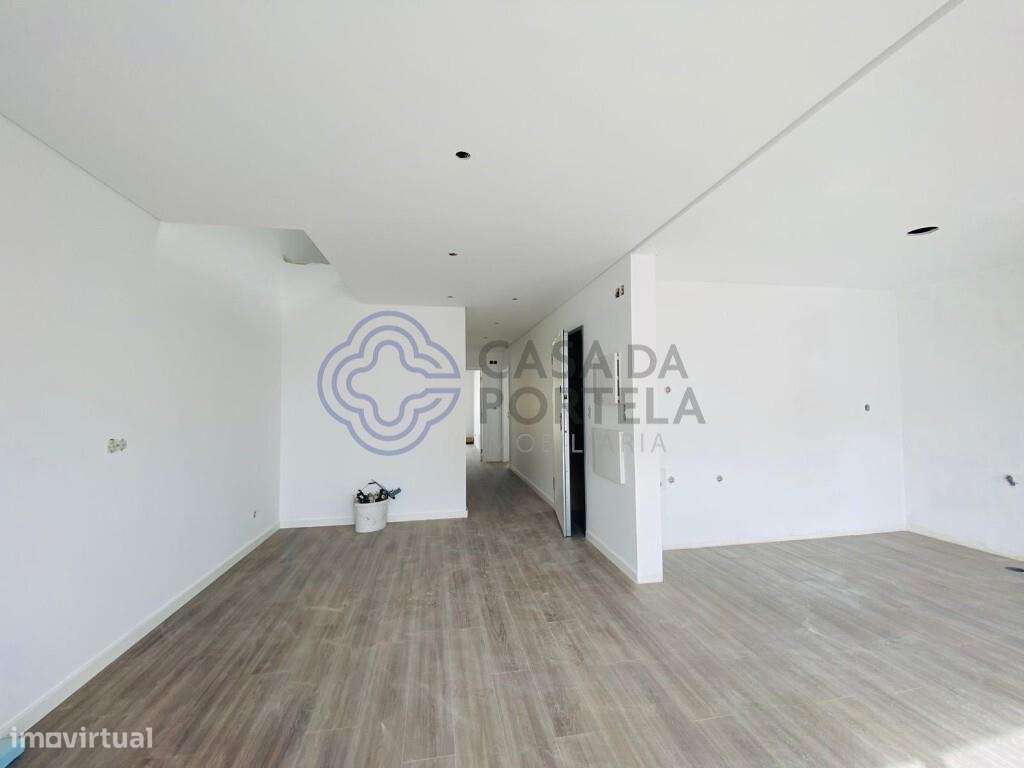 Apartamento T3 no 8.º andar em Santa Marta do Pinhal, com elevadores e - Grande imagem: 4/17