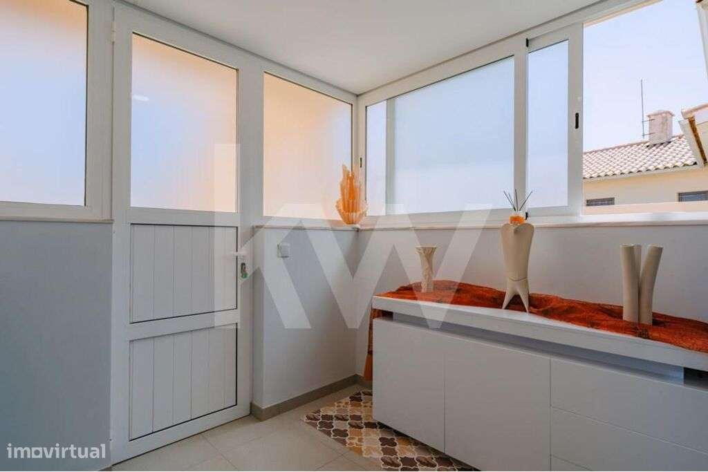 MORADIA ISOLADA | REMODELADA | 1º LINHA DE MAR - Grande imagem: 5/26