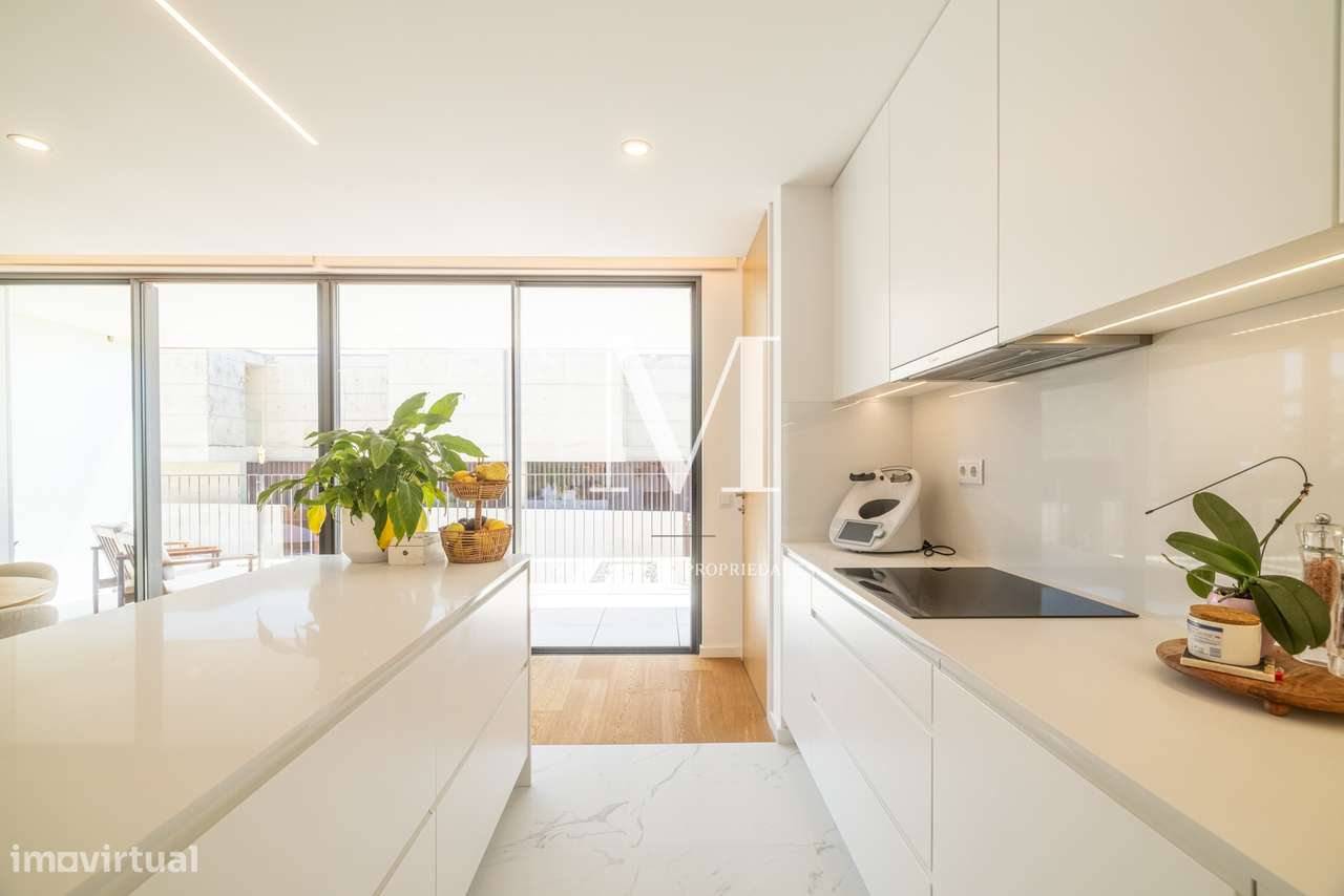 Apartamento T3 | Terraço | Varandas | Garagem | Praia-15