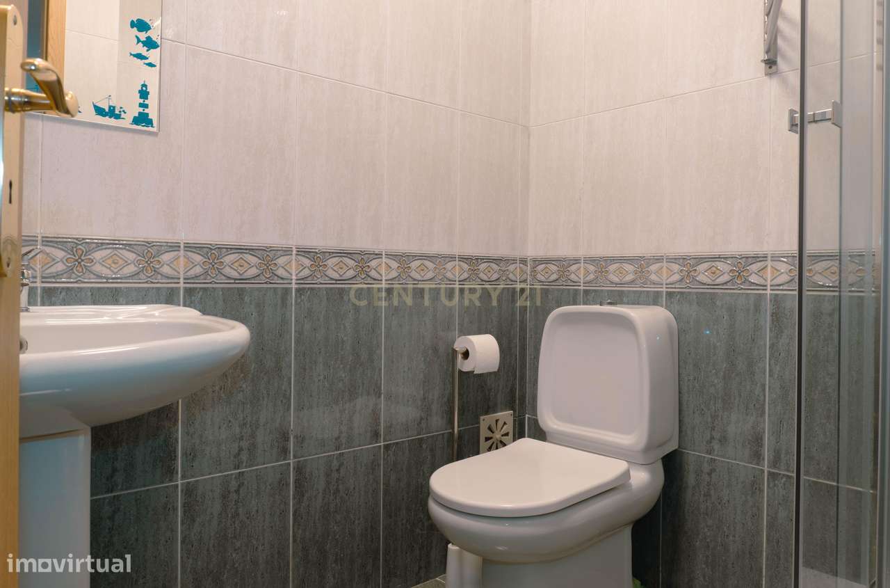Apartamento T3 duplex em Carregado -Alenquer, União das Freguesias de-17