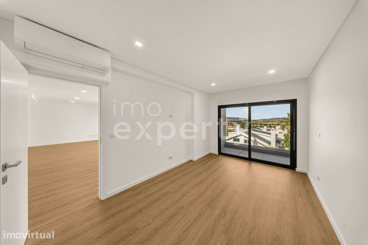 Moradia T5 de Luxo com piscina na Mealhada, Loures-30