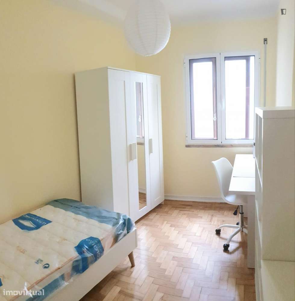 Quarto - localizado em Montarroio Coimbra - Grande imagem: 2/6