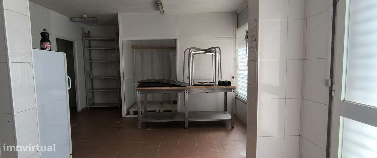 Espaço Comercial 250 m² | Ramada, Odivelas-18