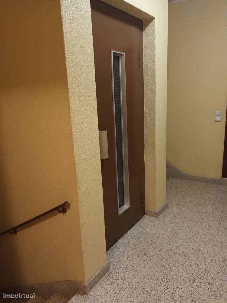 Apartamento T3 renovado na Cidade da Maia-14