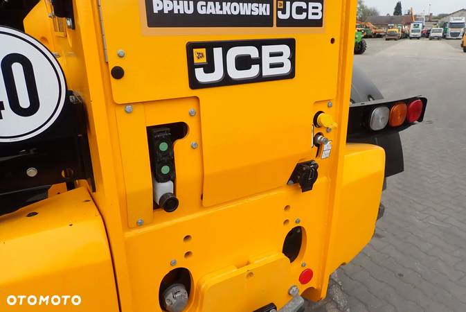 JCB 560-80 AGRI PLUS - 11